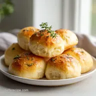 1 Hour Soft Buttery Dinner Rolls with Garlic: Baked