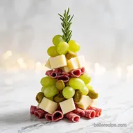 Christmas Tree Charcuterie in 30 Minutes