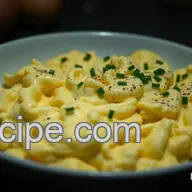 How to Make Soft Scrambled Eggs: A Cozy Breakfast Recipe