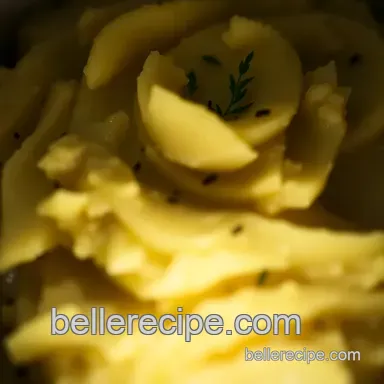 Creamy Dreamy Garlic Mashed Potatoes (The Absolute Best!) presentation